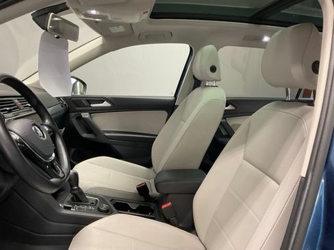 Used 2019 Volkswagen Tiguan SE w/ Panoramic Sunroof Package AWD/4WD image 16