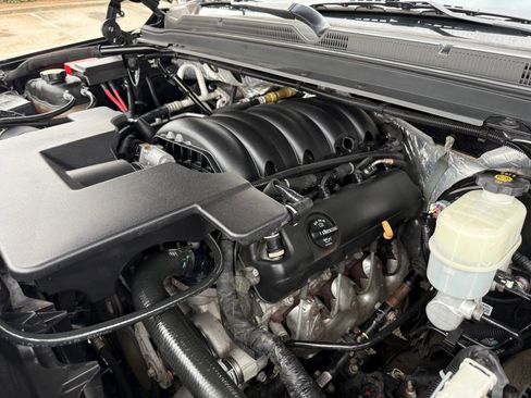 Used 2016 Chevrolet Tahoe LT image 15