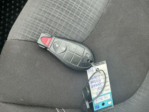 Used 2016 Jeep Cherokee Latitude w/ Cold Weather Group image 42