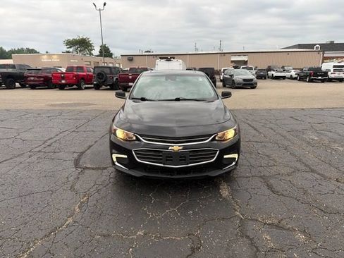 Used 2017 Chevrolet Malibu Premier w/ Premier Sun and Wheel Package FWD image 3