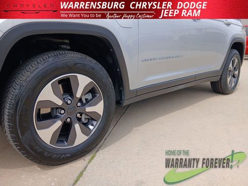 Used 2024 Jeep Grand Cherokee Limited 4xe AWD/4WD image 36