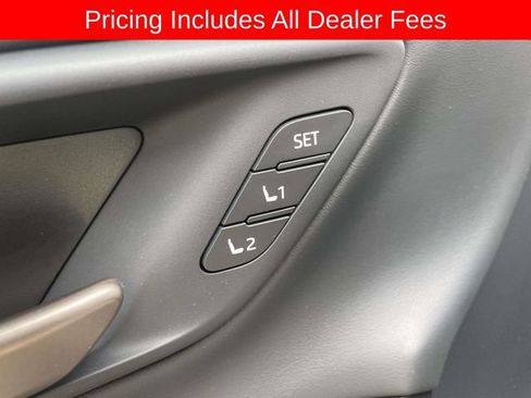 Used 2025 Toyota Crown Platinum AWD/4WD image 21