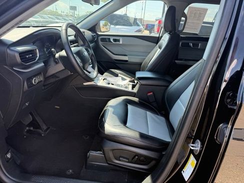 Used 2024 Ford Explorer XLT w/ Equipment Group 202A AWD/4WD image 2