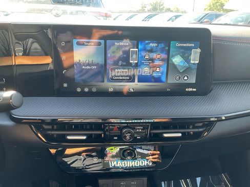 New 2026 Nissan Kicks SR image 20