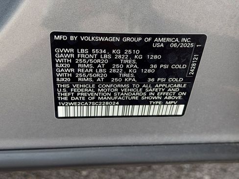 Used 2025 Volkswagen Atlas Cross Sport SE FWD image 23