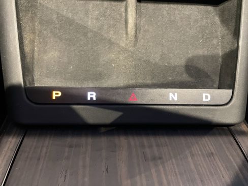 Used 2022 Tesla Model S image 29