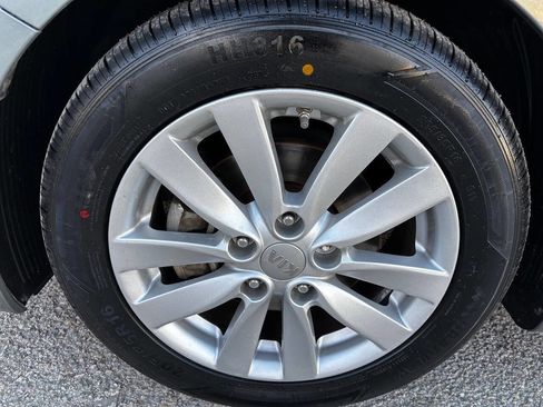 Used 2015 Kia Forte EX image 28