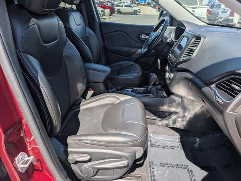 Used 2020 Jeep Cherokee Latitude Plus w/ Cold Weather Group image 11