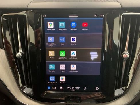 Certified 2025 Volvo XC60 B5 Plus image 18