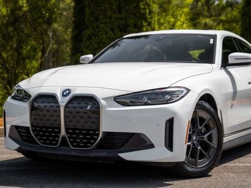 Used 2023 BMW i4 eDrive35 w/ Premium Package RWD image 2