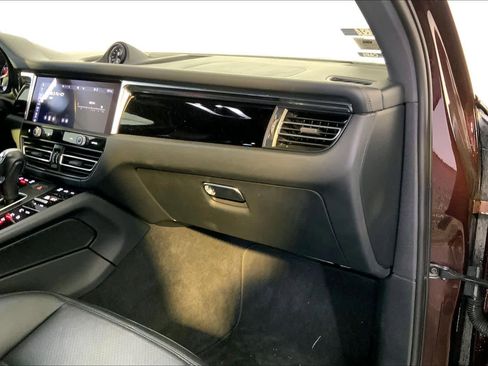 Used 2023 Porsche Macan Turbo image 22