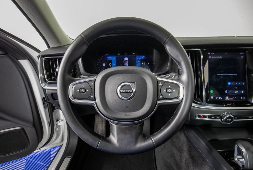 Used 2025 Volvo S60 B5 Core FWD image 19