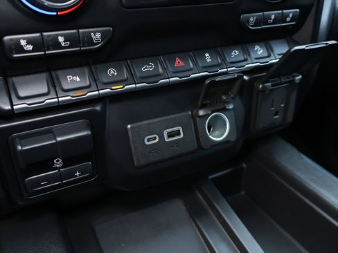 Used 2019 Chevrolet Silverado 1500 LTZ AWD/4WD image 21
