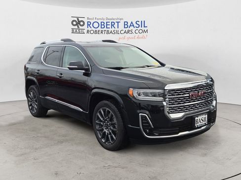 Used 2023 GMC Acadia Denali w/ Black Diamond Edition image 7