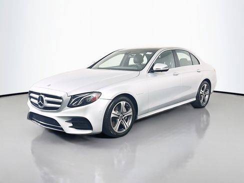 Used 2020 Mercedes-Benz E 350 Sedan w/ Parking Assistance Package image 4