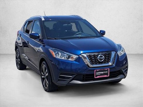 Used 2019 Nissan Kicks SV image 3