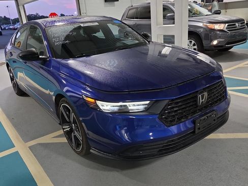 Used 2023 Honda Accord Sport image 3