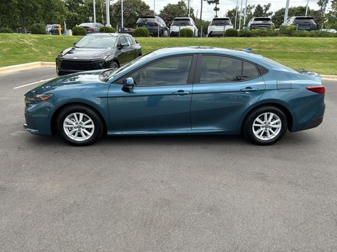 Used 2026 Toyota Camry LE FWD image 7