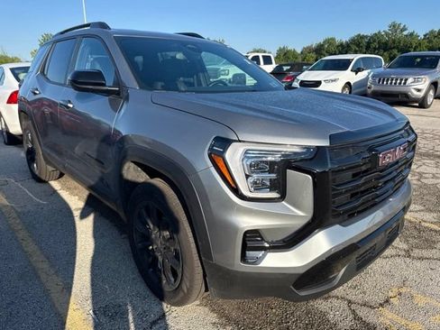 Used 2026 GMC Terrain Elevation w/ Elevation Premium Package FWD image 7
