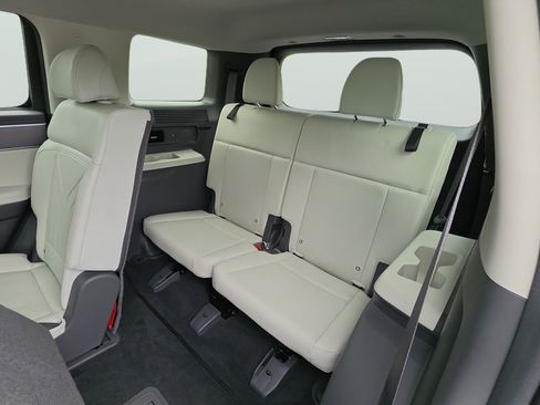 Used 2026 Hyundai Santa Fe SEL FWD image 25