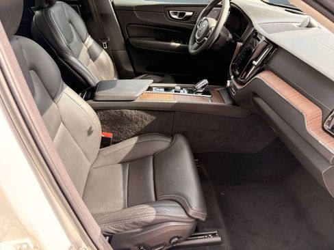 Certified 2023 Volvo XC60 B5 Ultimate image 27