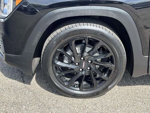 Used 2023 GMC Terrain SLE w/ Driver Convenience Package image 10