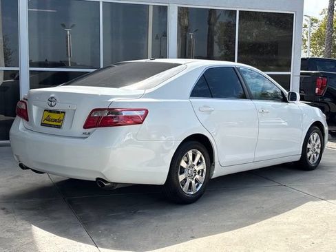 Used 2007 Toyota Camry XLE FWD image 3
