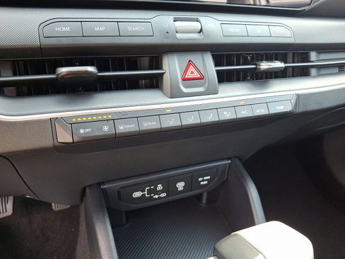New 2025 Kia K4 LXS image 15