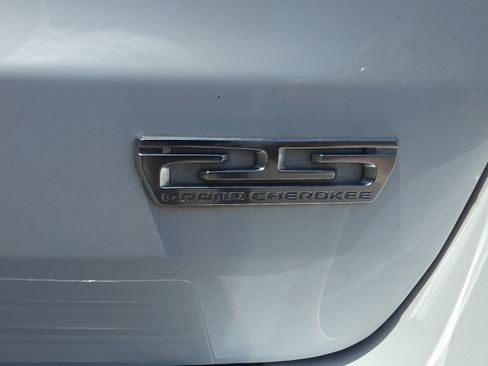 Used 2018 Jeep Grand Cherokee Limited AWD/4WD image 25