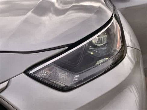 Used 2024 Toyota Highlander XLE image 24