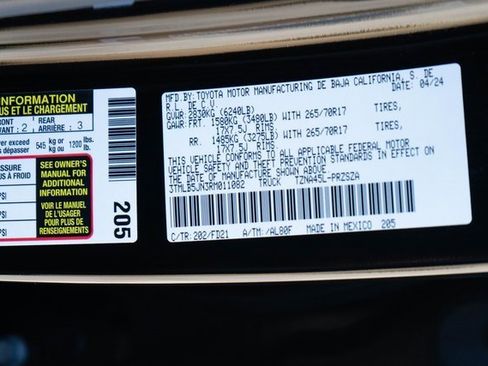 Used 2024 Toyota Tacoma TRD Off-Road image 32