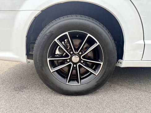 Used 2018 Dodge Grand Caravan GT FWD image 39