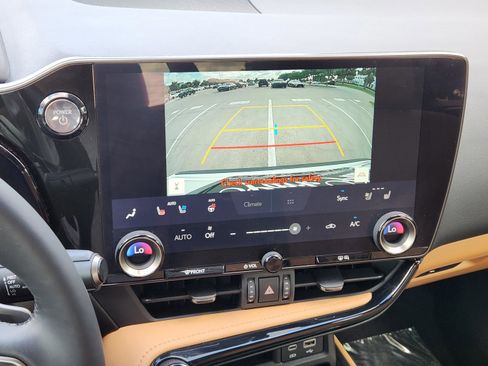 Used 2025 Lexus NX 350h AWD w/ Accessory Package (Z2) image 11