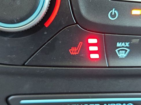 Used 2019 Ford Escape SE image 25