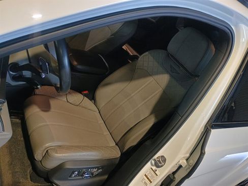 Used 2019 Bentley Bentayga AWD/4WD image 15
