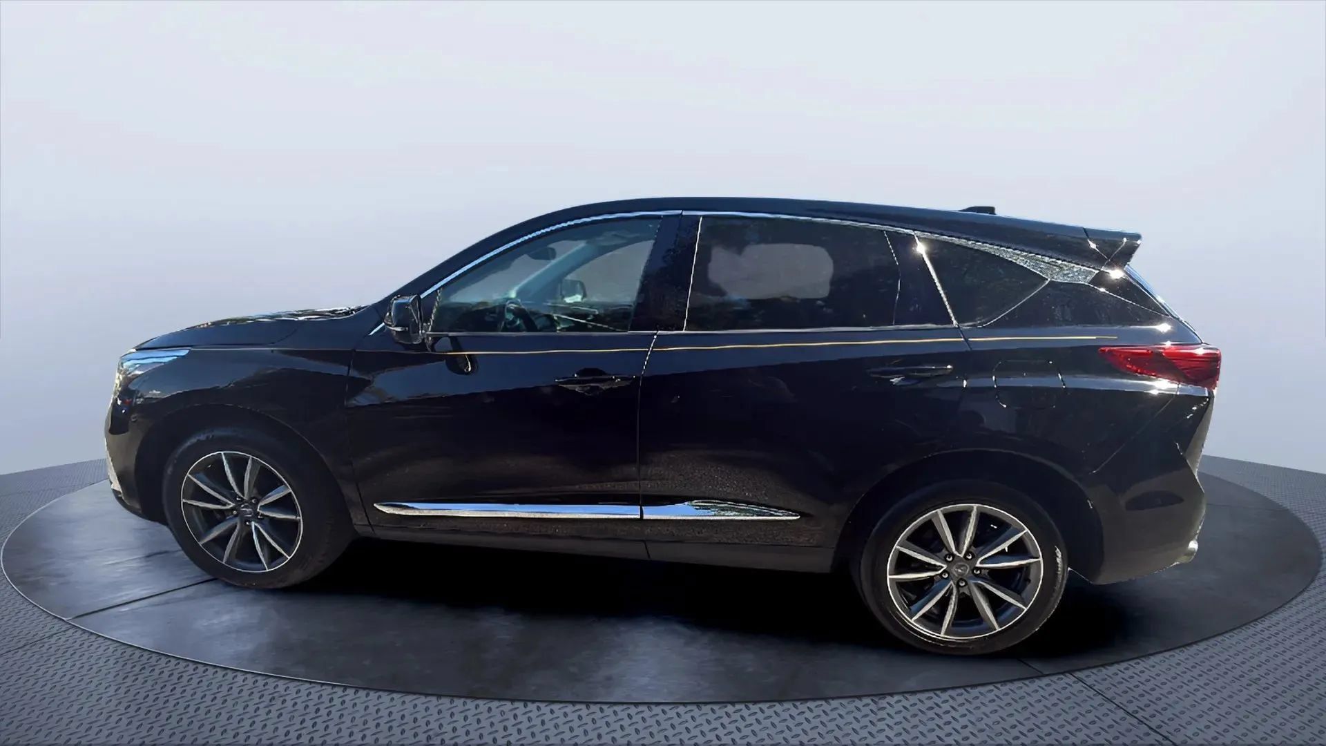 Used 2021 Acura RDX w/ Technology Package AWD/4WD image 2