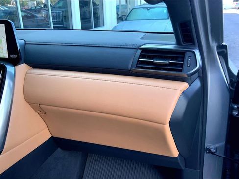 Used 2024 Lexus LX 600 4WD w/ Luxury Package image 20