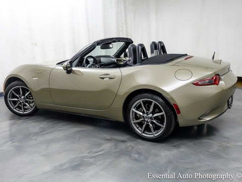 Used 2023 MAZDA MX-5 Miata Grand Touring RWD image 9