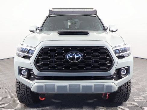Used 2022 Toyota Tacoma TRD Sport w/ Technology Package AWD/4WD image 2