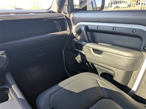 Used 2023 Land Rover Defender 110 V8 image 15