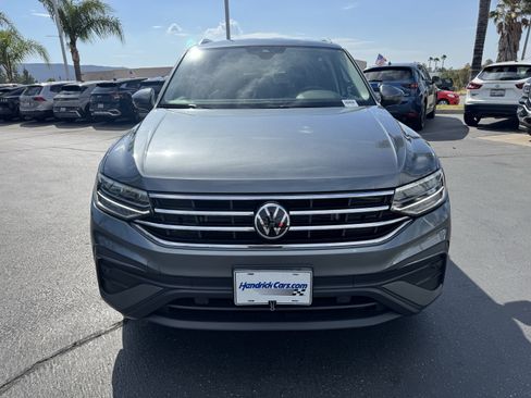 Certified 2023 Volkswagen Tiguan SE FWD image 3