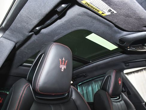 Used 2024 Maserati Levante GT Ultima AWD/4WD image 63