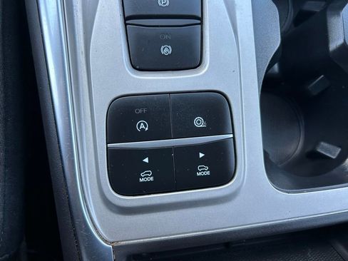 Used 2023 Ford Explorer XLT w/ Equipment Group 202A RWD image 33
