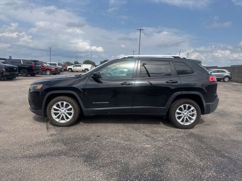 Used 2021 Jeep Cherokee Latitude FWD image 4