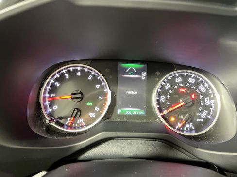 Used 2021 Toyota RAV4 XLE w/ Convenience Package FWD image 21