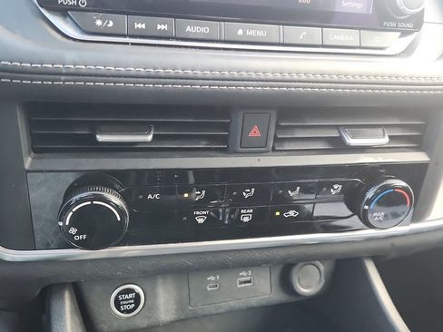 Used 2023 Nissan Rogue S image 16