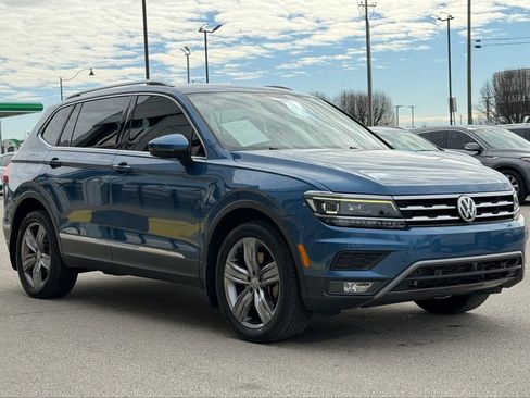 Used 2018 Volkswagen Tiguan SEL Premium image 9