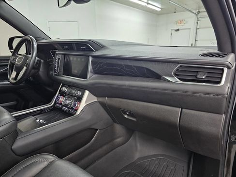 Used 2021 GMC Yukon Denali AWD/4WD image 13