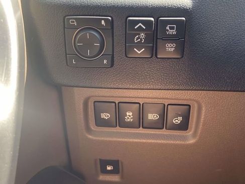 Used 2022 Lexus GX 460 Luxury w/ Sport Design Package AWD/4WD image 28
