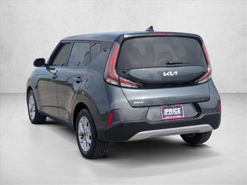Used 2023 Kia Soul LX w/ LX Technology Package image 8